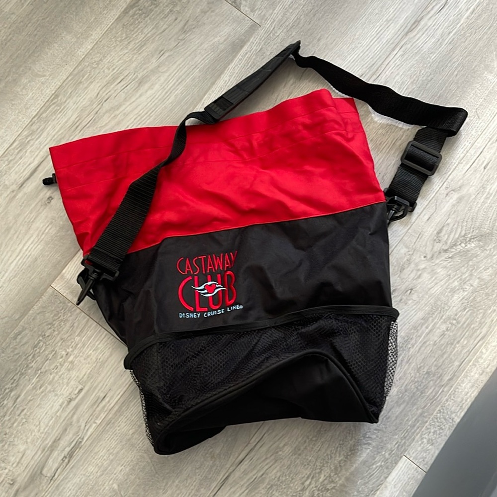 Disney Cruise Line castaway Club bucket bag new